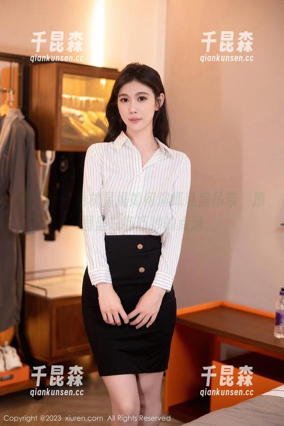 秀人网 - 看林星阑如何演绎私房吊带，原图里总有巧妙的点滴