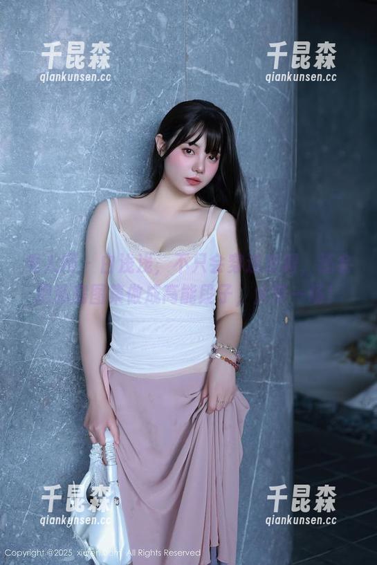 秀人网 - 白浅浅，不只会穿连衣裙，还会把私房图集做成高能段子，大梦一场！