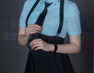 秀人网 – 制服ol也是一种态度，陆萱萱的美图让我想起那些年被职业制服包围的日子。