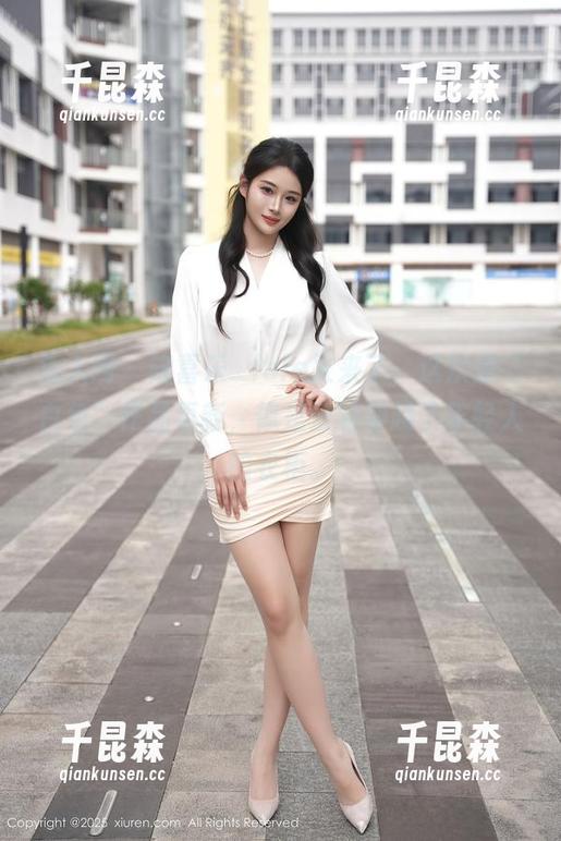 秀人网 - 陶喜乐_lele又来了，这次是“白色”作品更新，像是云彩穿越了年轻人的衣柜。