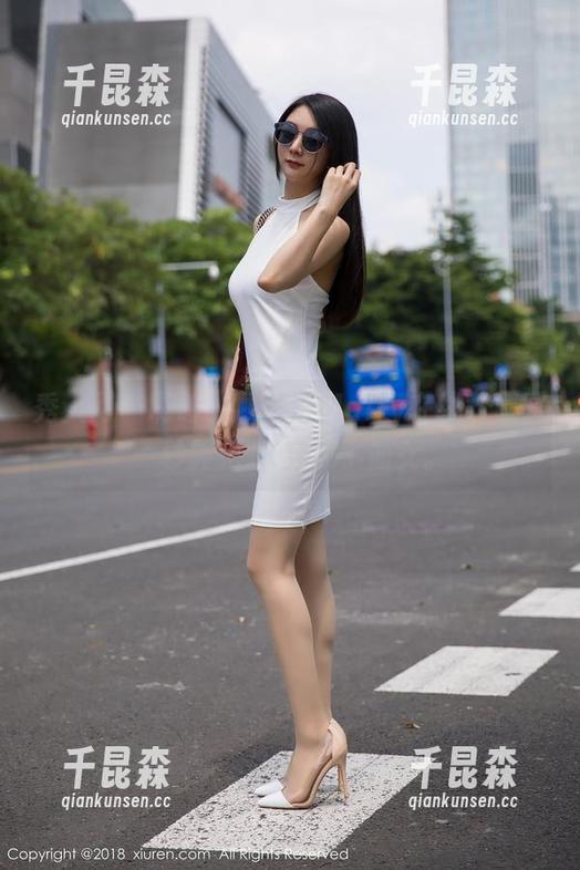 秀人网 - 啊哈，顾楚楚Maily在线，原图一秒钟把JK穿成小仙女。