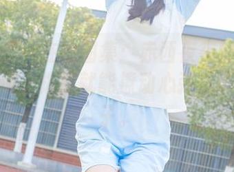 稚乖画册 – 在线图集：赤西夜夜的吉他少女，随便一拨拨就能撩动心弦，真有两下子。