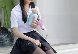 用稚乖画册的照片集挑战你的好奇心，风骚与清纯随你下载！
