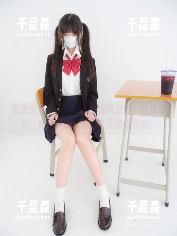 紧急企划 - 见希w的民国风套图，让我感叹：身材和服装都是上天的恩赐嘛！