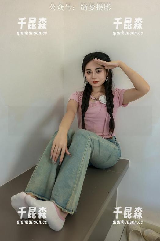 绮梦摄影 - 小莉的女友照片——资源背后的心思估计有不少吧