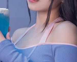 自闭颜球球，新白丝元素在高清图片中悄然展现。