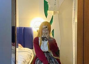 天哪，高清里的芋圆侑子，死库水衬出她微妙的曲线，拍得真好！