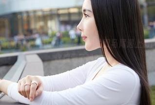 蜜桃社 – 高清图册：当Cris_卓娅祺的双马尾遇上微风，那画面你想到了吗？