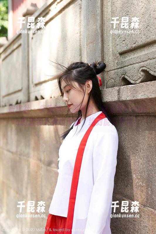 蜜桃社 - 卖家秀vs买家秀，陆萱萱Cecilia的套装大神级美图，绝对能当壁纸！