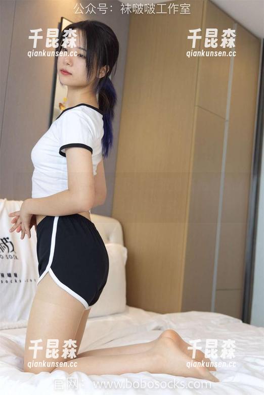 袜啵啵 - 一双放不下，二双难反抗：奶油长靴美图组全开启！
