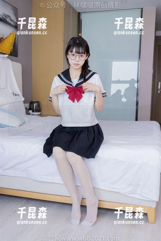 袜啵啵 - 告别付费，看甜甜圈校服美图，白送的花絮也超精彩！