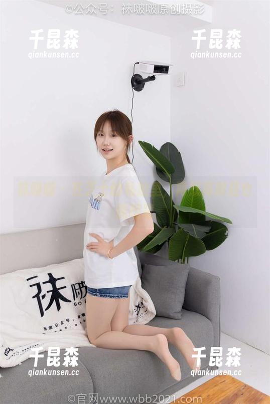 袜啵啵 - 在芝士的私拍里，两双高跟鞋也能唠嗑