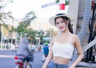 轰趴猫 – 在女仆的角色中，陈雅漫的私房流露出不一样的气息