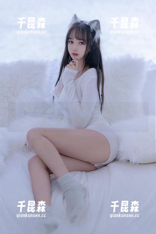 一不小心更新——过期米线线的女仆写真集，萌点和甜味交织！
