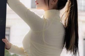 在过期米线线喵的肉丝写真里，发现了意想不到的资源？