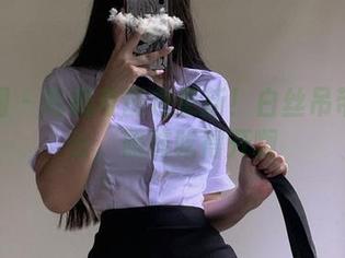 微密圈 – 陈佩奇图包更新！白丝吊带显腿长，照样吃得开啊
