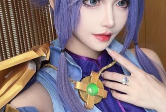 清纯的面具——露儿大魔王最新图集给你意想不到的冲击感。