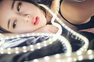青豆客 – 卓琳妹妹的眼镜时刻，全套写真——看得我也想戴眼镜了哈哈！