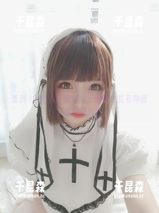 香川澪的图集让我觉得，透明也能有种意义不明的吸引力。