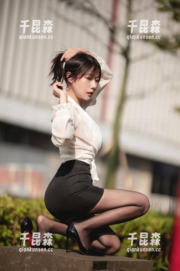 图集搜罗：香草喵露露和学妹的趣事，哈哈哈！