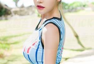 魅妍社 – 校园合集，陈雅漫VICKY在这里，看来我可能是这片草地的幸运儿。