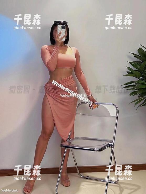 微密圈 - 鹿瑶的旗袍写真，想下载的快来，这可是惊喜哦！