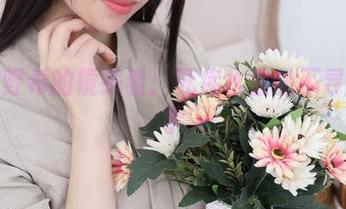 从鹿野希的镜头看：死库水里的不寻常美学