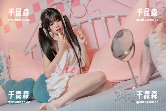 哇，黏黏团子兔的“Giveittome”写真集，既要美图又要原图，眼尖的我可不得不赞叹。