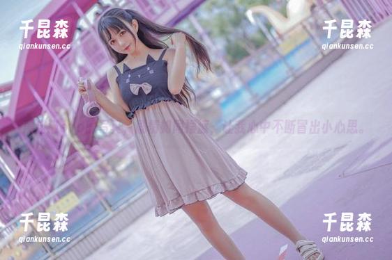 黑猫猫ovo的写真，剧情如同摆渡，让我心中不断冒出小心思。